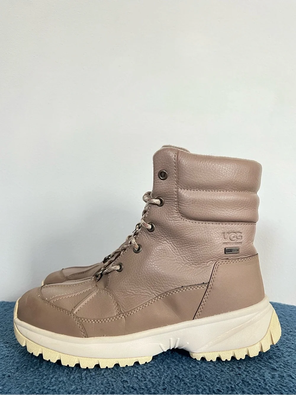 UGG Waterproof Yose Boot US8.5